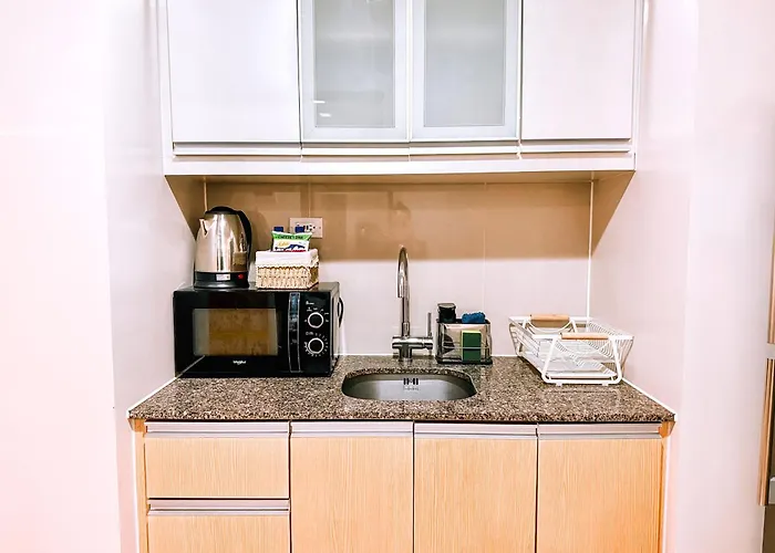 Free Welcome Breakfast, Bgc 1br, 300mbps Fiber, Steps To Mitsukoshi & Uptown, 33c1 Manila